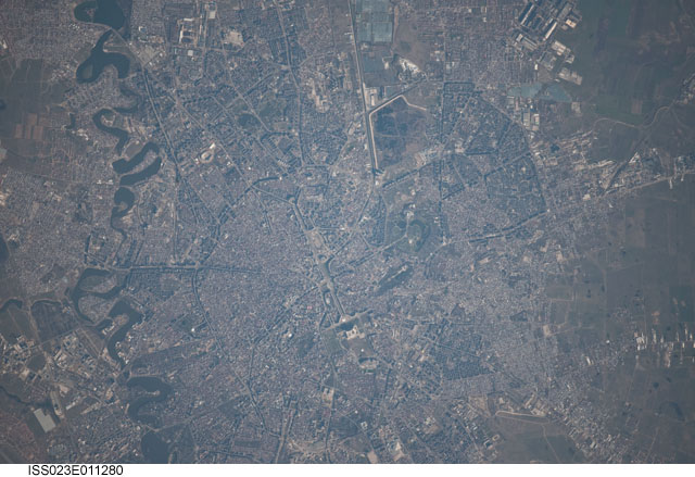 Bucureștiul e cea mai poluată capitală din UE. Primăria propune interzicerea a 80.000 de mașini din centru din 2027